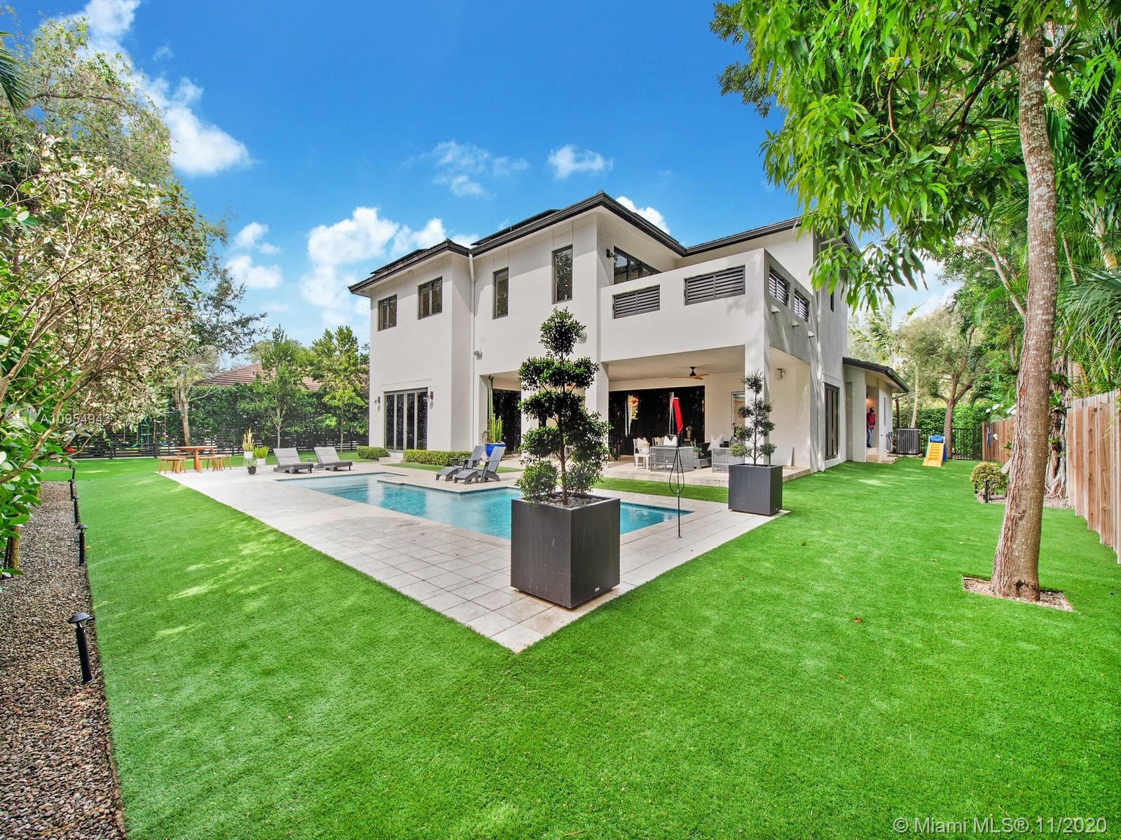 5980 Southwest 80th Street South Miami, FL 33143 - Photo 4 of 37