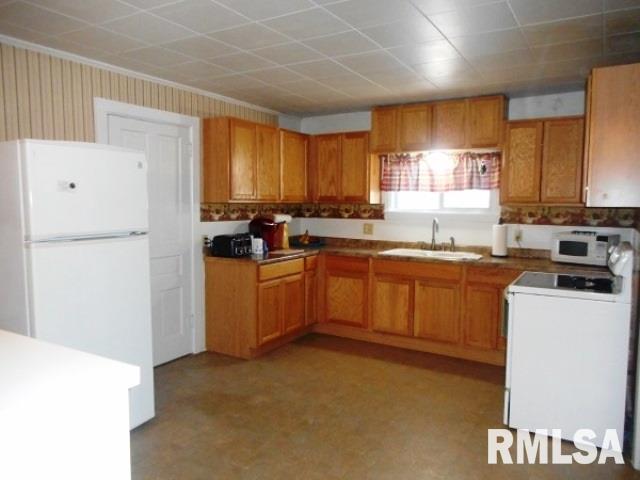402 Center Street Delmar, IA 52037 - Photo 3 of 23 Gallery Image 3