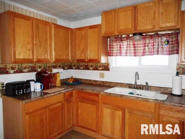 402 Center Street Delmar, IA 52037 - Photo 5 of 23 Gallery Image 5