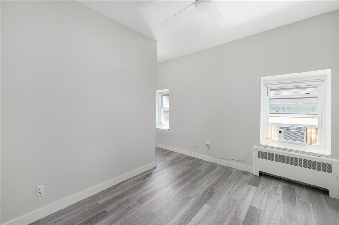 462 Thames Street, Unit 3 Newport, RI 02840 - Photo 13 of 20 Bedroom 1