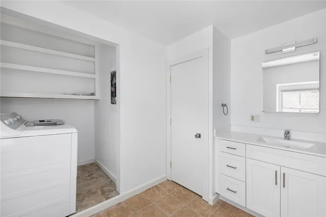 $3,600 | 462 Thames Street, Unit 3, Newport, RI 02840