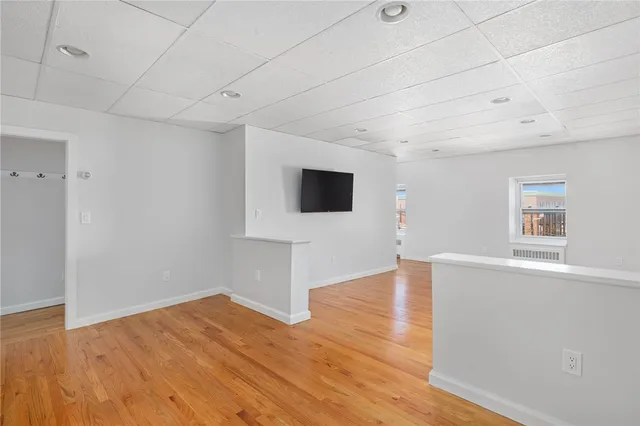 $3,600 | 462 Thames Street, Unit 3, Newport, RI 02840