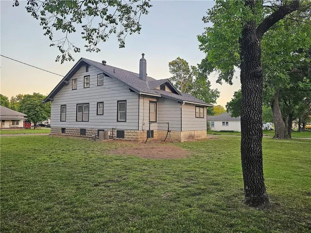 $152,000 | 511 South State Street, Yates Center, KS 66783