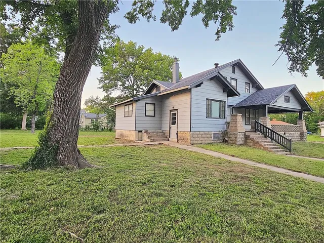 $152,000 | 511 South State Street, Yates Center, KS 66783
