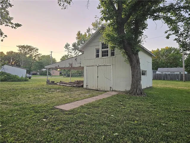 $152,000 | 511 South State Street, Yates Center, KS 66783