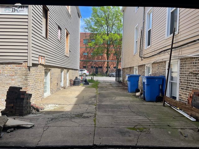 $450,000 | 1638 North California Avenue, Chicago, IL 60647