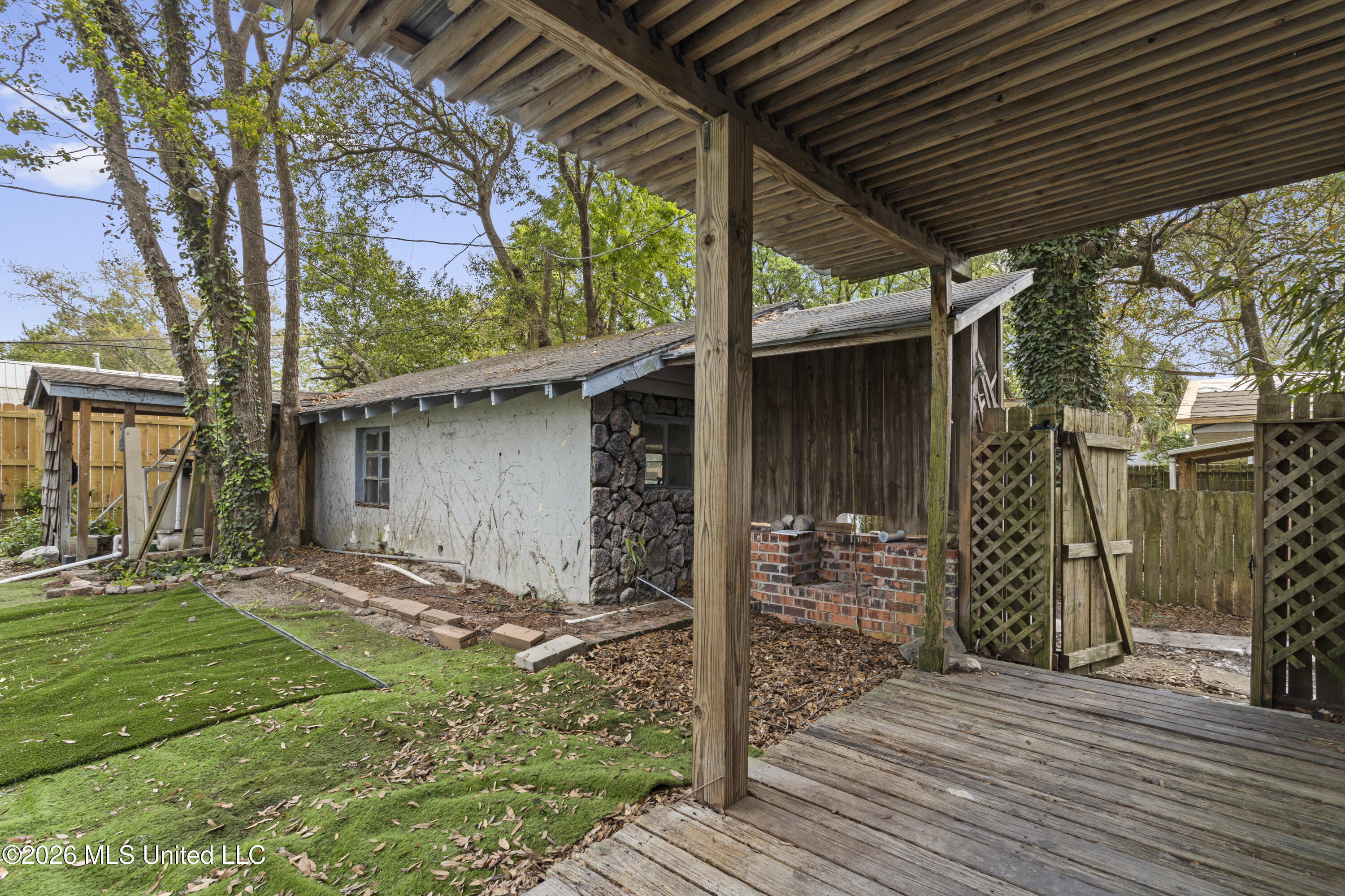 1090 Cherokee Street Biloxi, MS 39530 - Photo 33 of 42 0033
