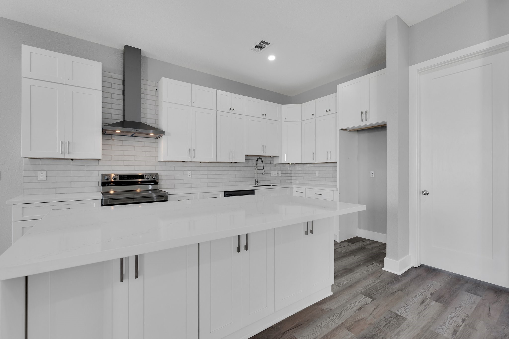 519 Chuckwagon Trail Angleton, TX 77515 - Photo 11 of 29