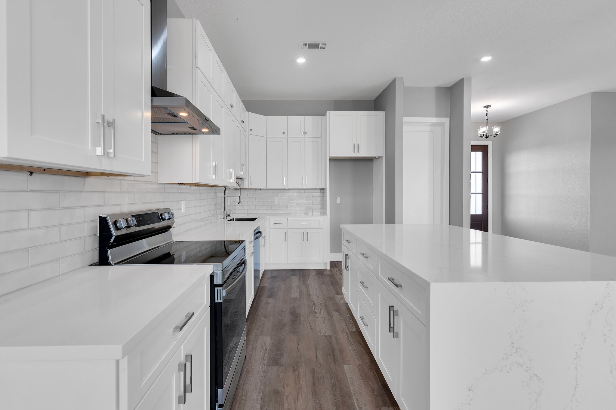 519 Chuckwagon Trail Angleton, TX 77515 - Photo 10 of 29