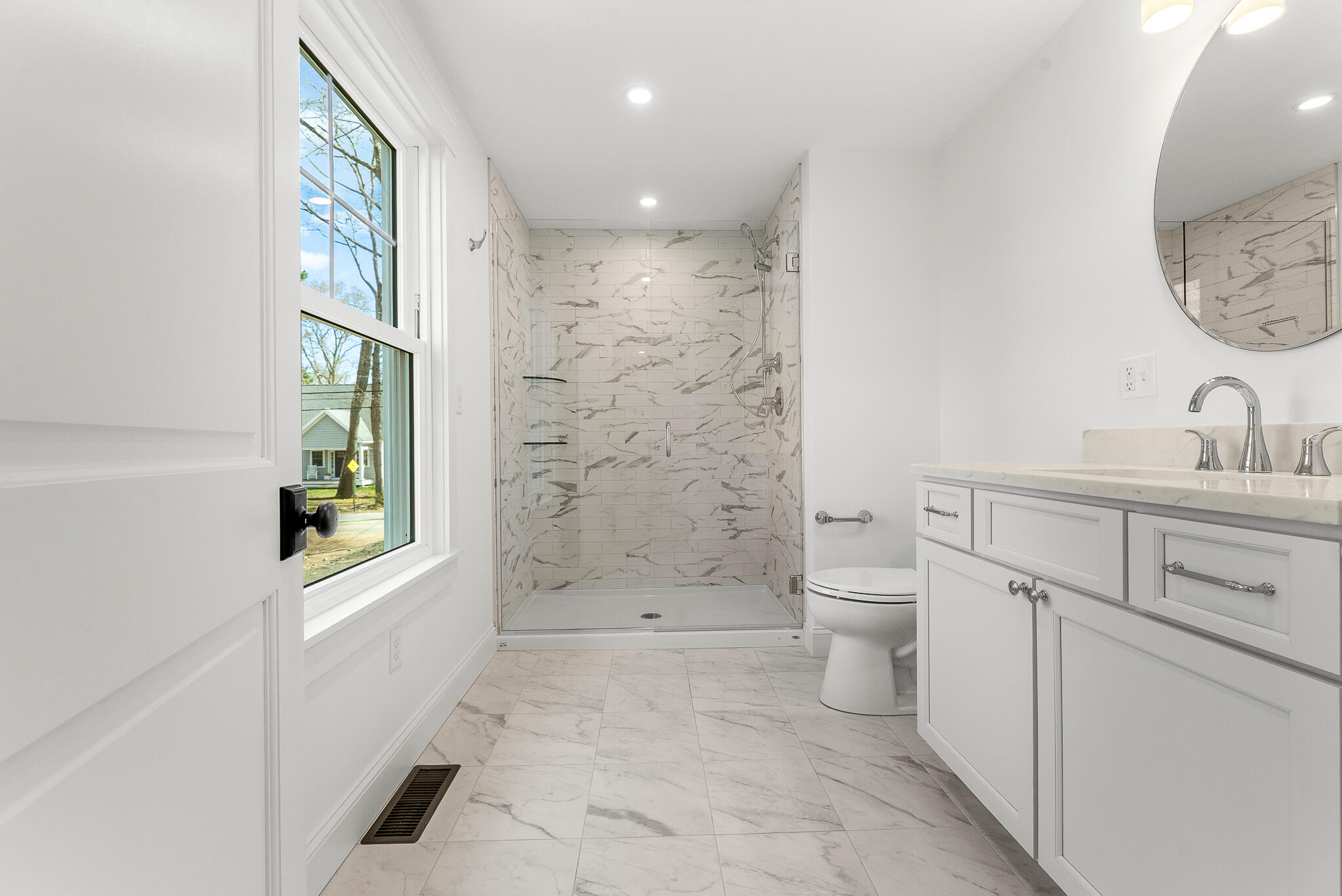 256 Berwick Road Ogunquit, ME 03907 - Photo 14 of 32 Stage 1st floor Ensuite