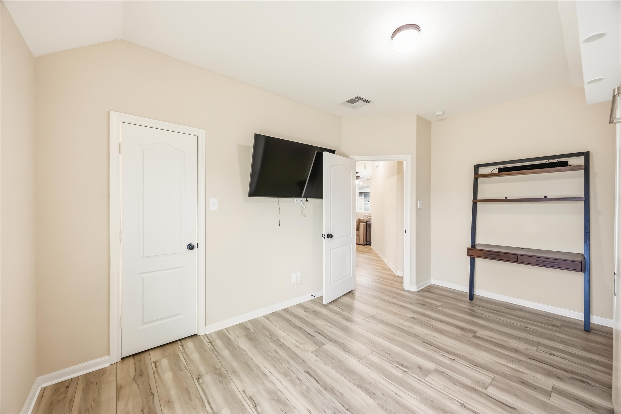 17206 Upper Ridge Lane Humble, TX 77346 - Photo 26 of 33 Guest Bedroom 3 (alternate view) – Oversized bedroom (15’2” x 10’6”) with walk-in closet.