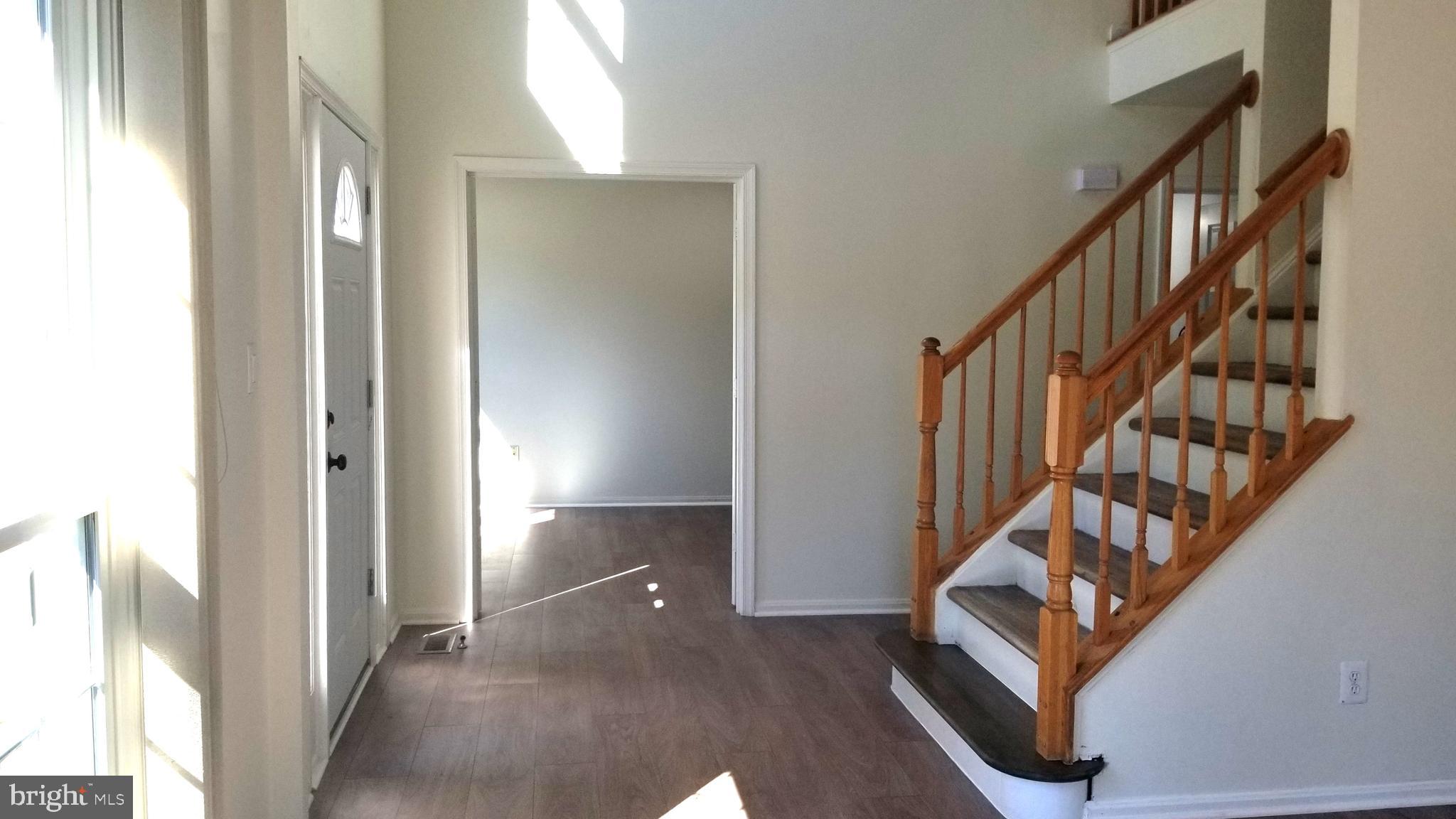 902 Spring Knoll Drive Herndon, VA 20170 - Photo 2 of 43