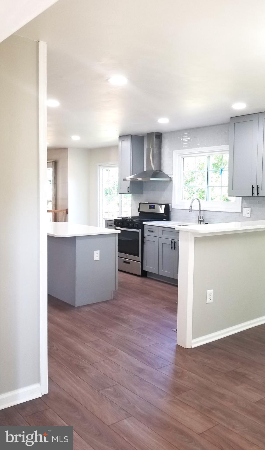 902 Spring Knoll Drive Herndon, VA 20170 - Photo 6 of 43