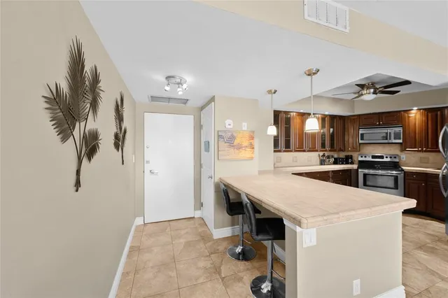 $2,000 | 3700 Galt Ocean Drive, Unit 409, Fort Lauderdale, FL 33308