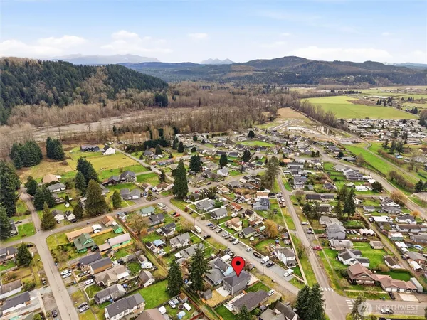 $515,000 | 411 Hardefeldt Street Southeast, Orting, WA 98360