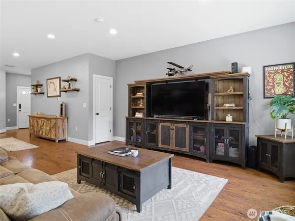 $515,000 | 411 Hardefeldt Street Southeast, Orting, WA 98360