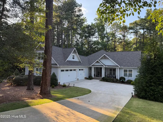$815,000 | 101 Stoneykirk Drive, Pinehurst, NC 28374