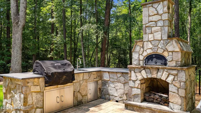 $815,000 | 101 Stoneykirk Drive, Pinehurst, NC 28374