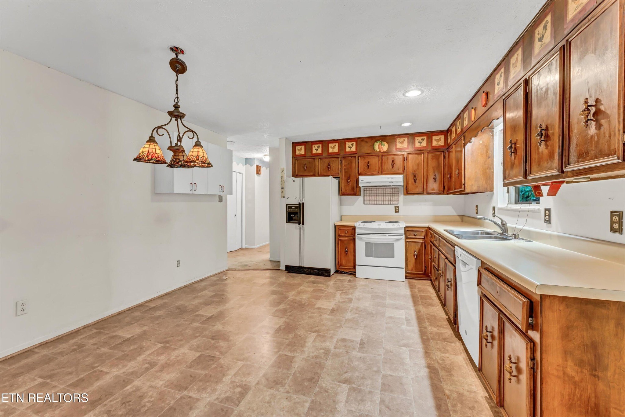 126 Greystone Drive Oak Ridge, TN 37830 - Photo 11 of 35 Gallery Image 11