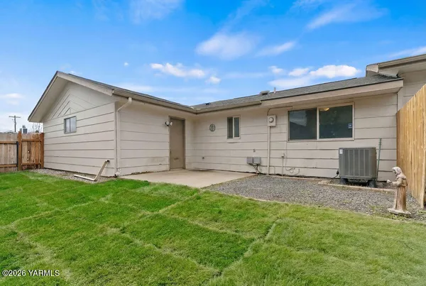 $235,000 | 4611 West Glenmore Circle, Unit D, Yakima, WA 98908