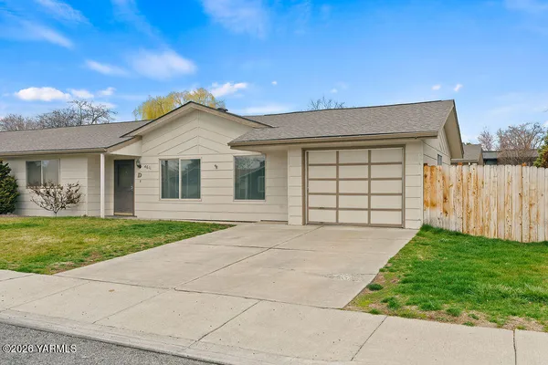 $235,000 | 4611 West Glenmore Circle, Unit D, Yakima, WA 98908