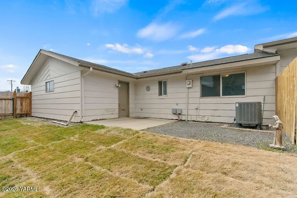 $235,000 | 4611 West Glenmore Circle, Unit D, Yakima, WA 98908