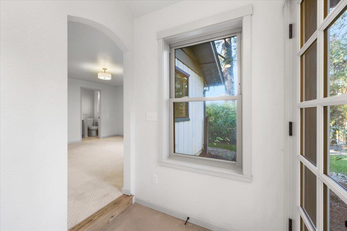5757 Donaldson Road Grants Pass, OR 97526 - Photo 27 of 55 Primary Suite Sunroom/Studio Separate Entrance