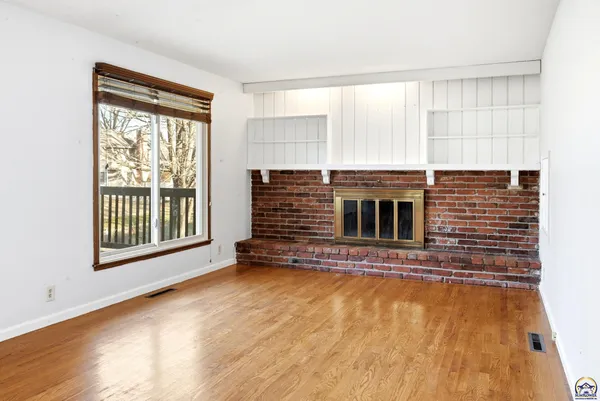 $279,000 | 3225 Southwest MacVicar Avenue, Topeka, KS 66611