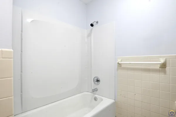 $279,000 | 3225 Southwest MacVicar Avenue, Topeka, KS 66611