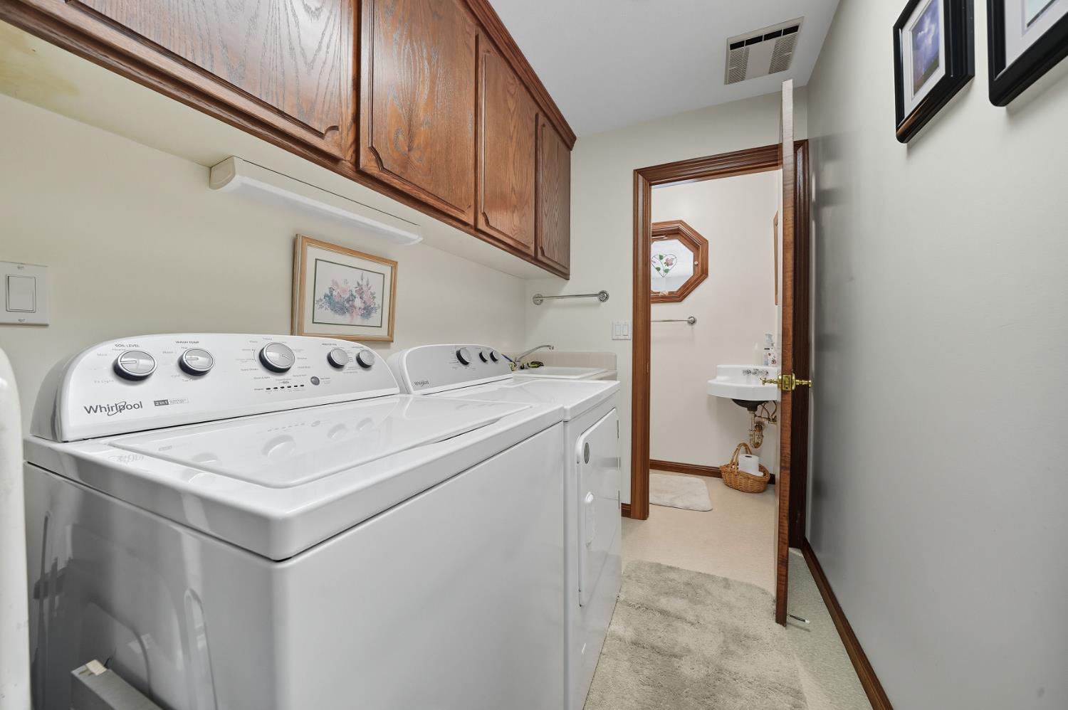 19491 East Clinton Road Jackson, CA 95642 - Photo 31 of 72 a utility room with dryer and washer