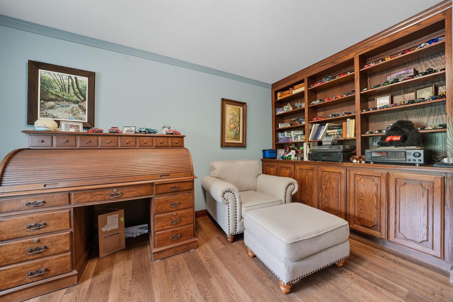 19491 East Clinton Road Jackson, CA 95642 - Photo 47 of 72 a living room with furniture and a fireplace