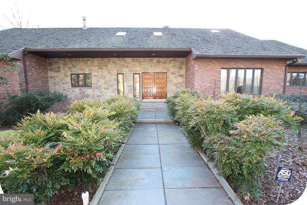 1017 Bellview Road McLean, VA 22102 - Photo 2 of 30 Exterior (Front)