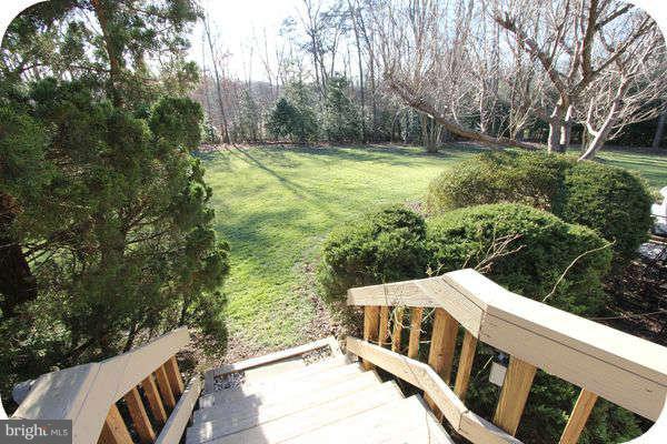 1017 Bellview Road McLean, VA 22102 - Photo 26 of 30 Exterior (Rear)