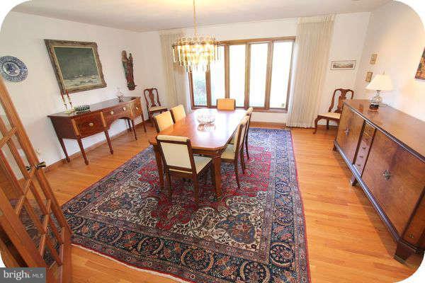 1017 Bellview Road McLean, VA 22102 - Photo 4 of 30 Dining Room