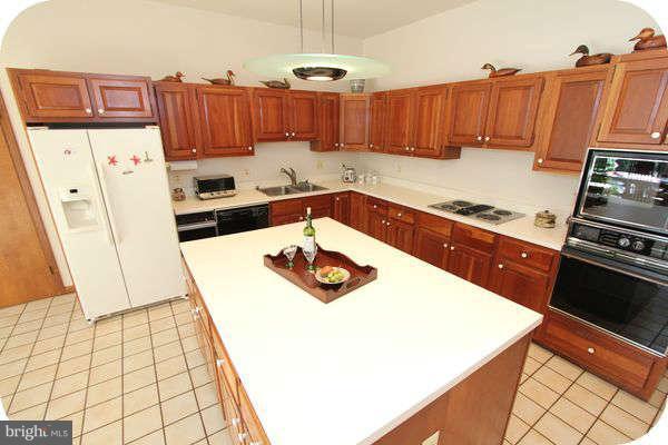 1017 Bellview Road McLean, VA 22102 - Photo 5 of 30 Kitchen