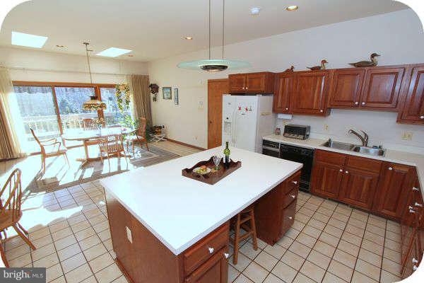 1017 Bellview Road McLean, VA 22102 - Photo 6 of 30 Kitchen