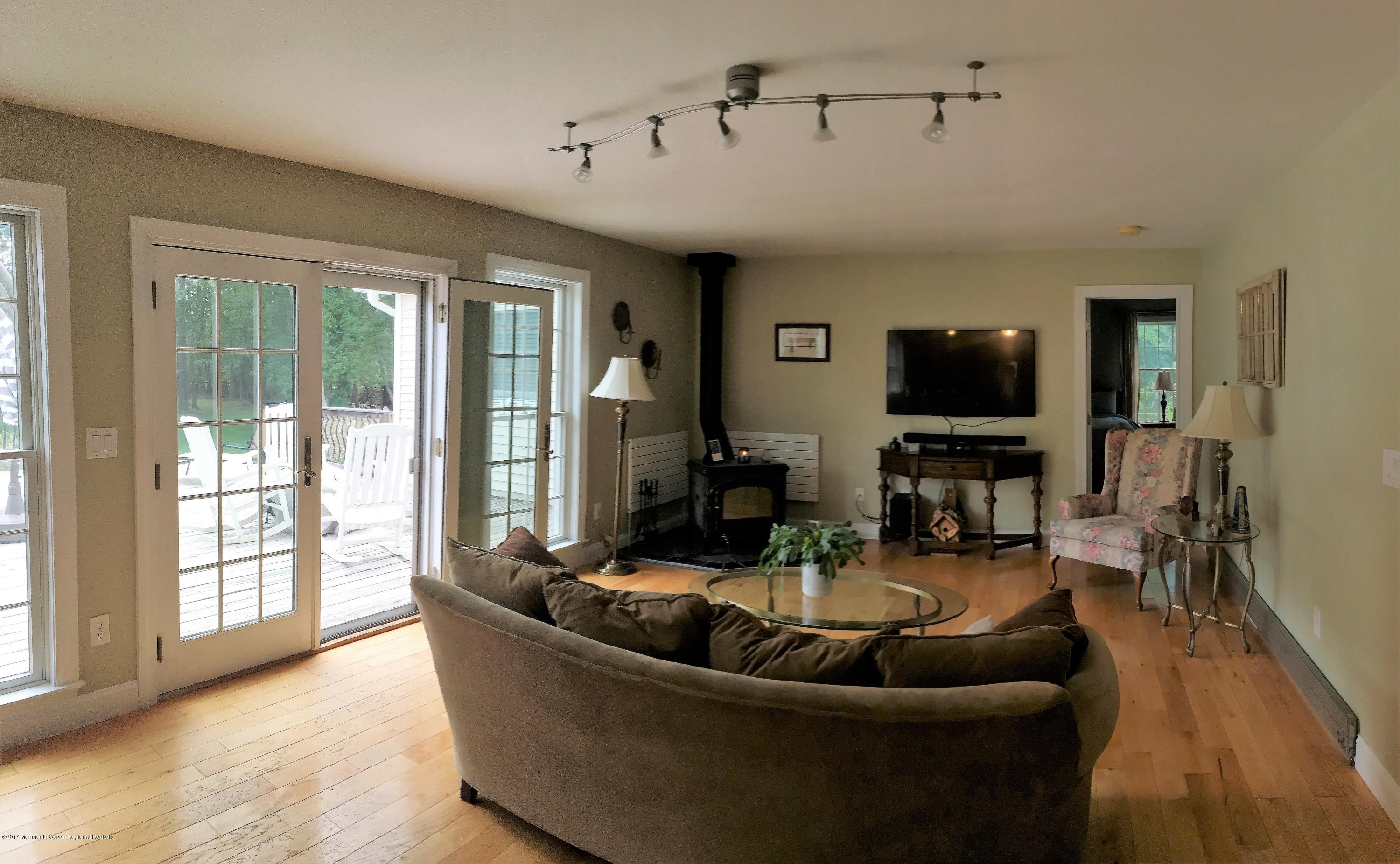 336 Windeler Road Howell, NJ 07731 - Photo 11 of 39 IMG_6900