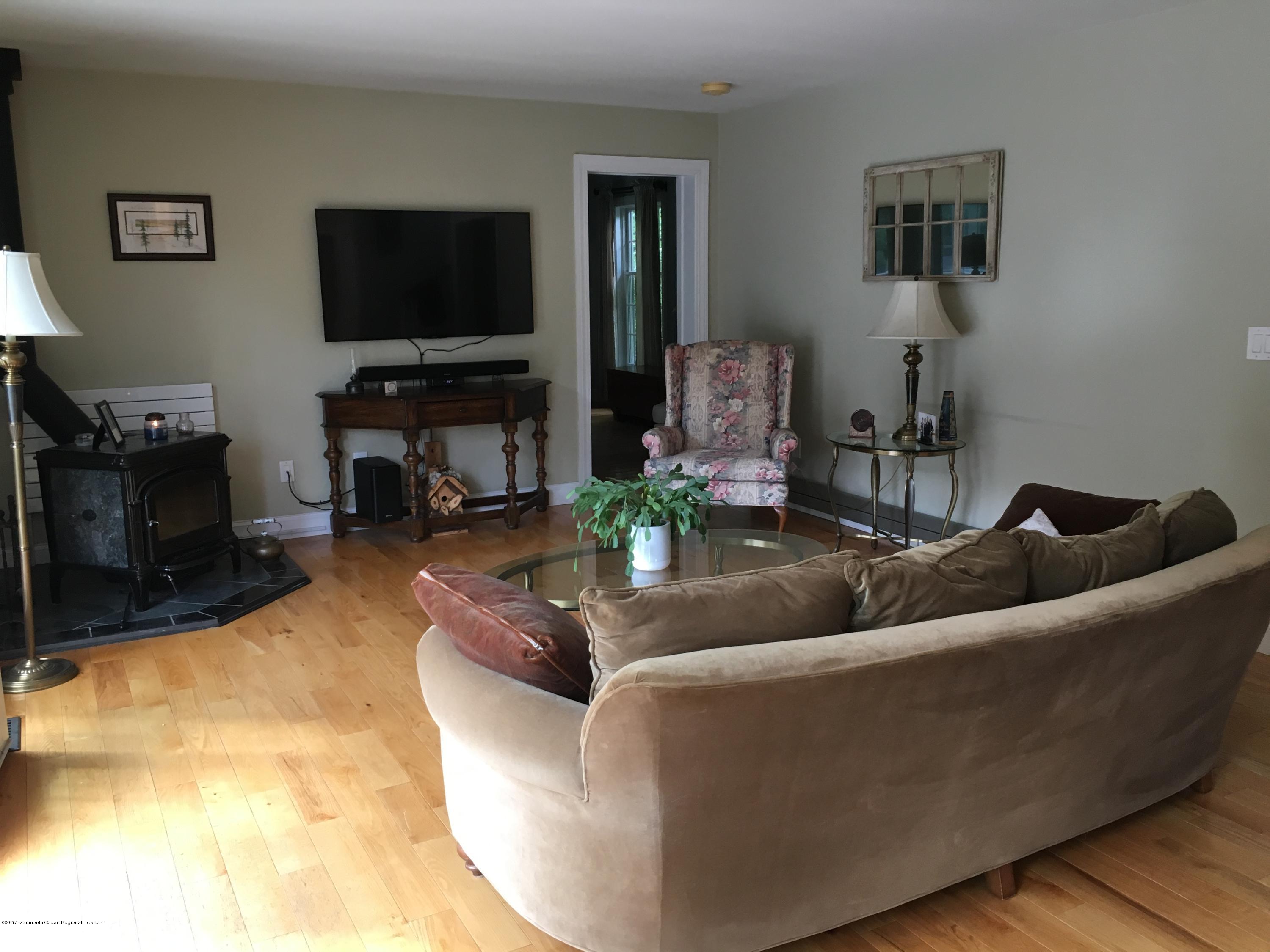 336 Windeler Road Howell, NJ 07731 - Photo 10 of 39 IMG_6906