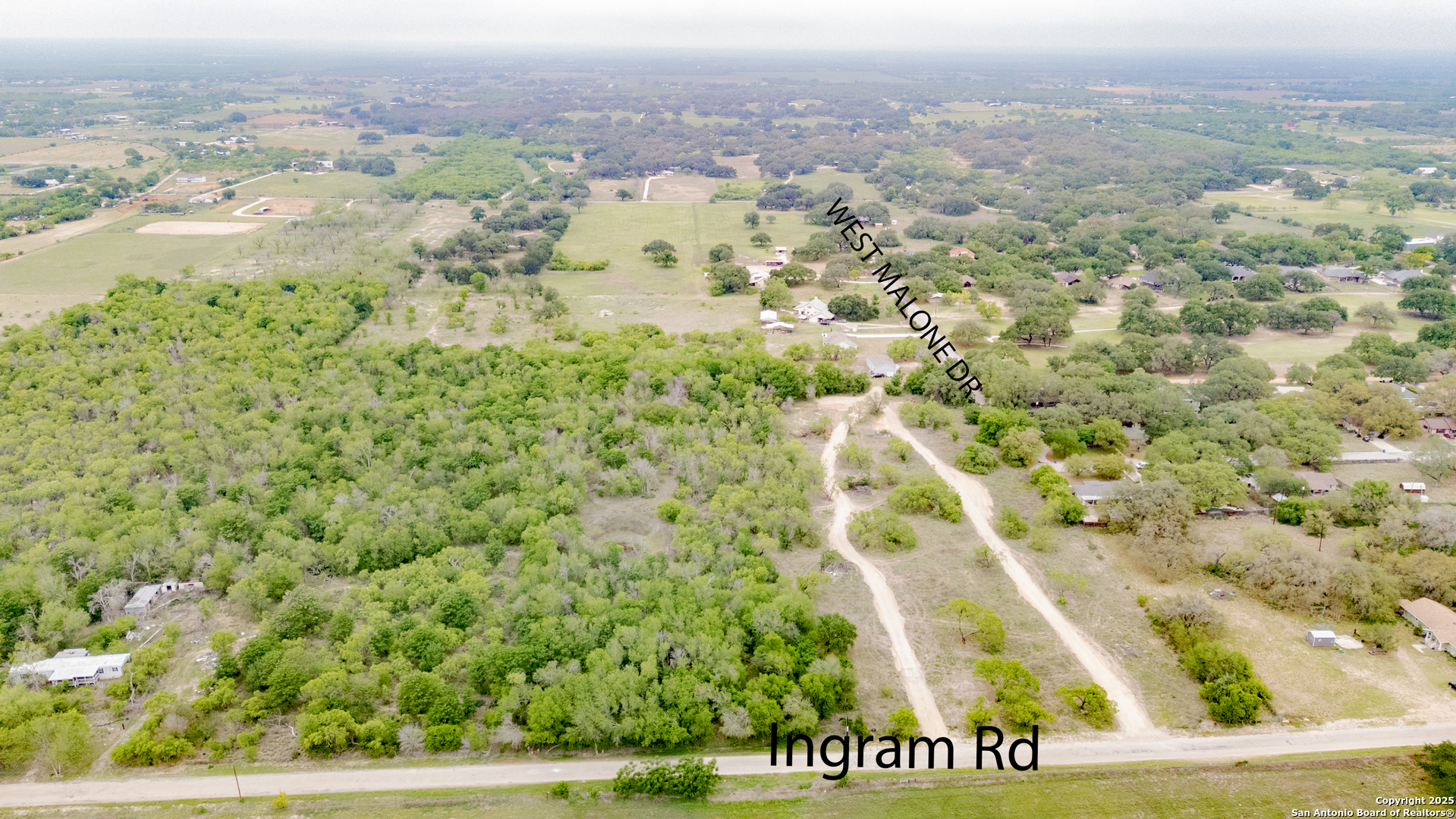 769 County Road 769 Devine, TX 78016 - Photo 2 of 10 an aerial view of beach