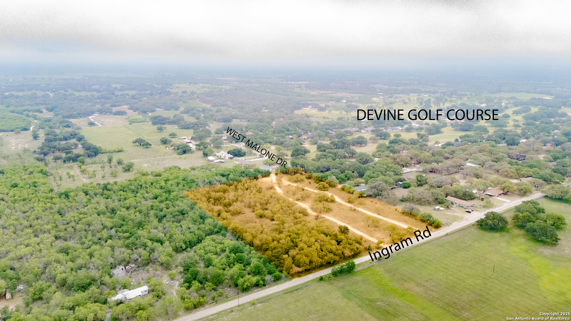 769 County Road 769 Devine, TX 78016 - Photo 8 of 10 a view of a city