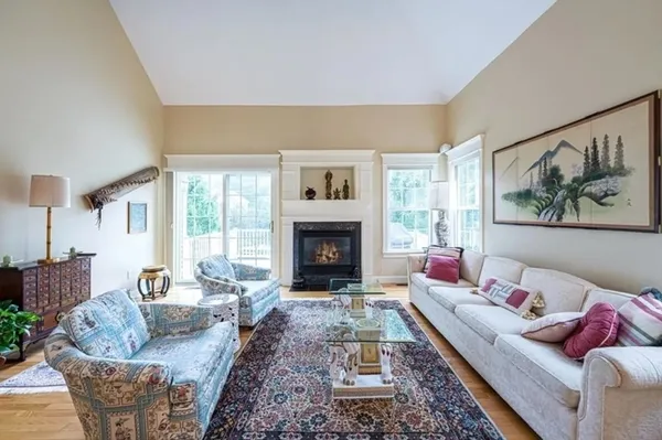 $3,850 | 68 Charles Court, Unit 68, Southborough, MA 01772