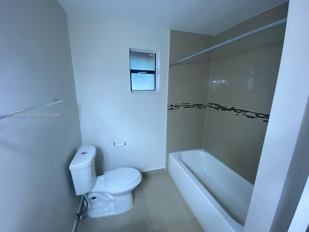 11447 Southwest 33rd Lane Miami, FL 33165 - Photo 19 of 23
