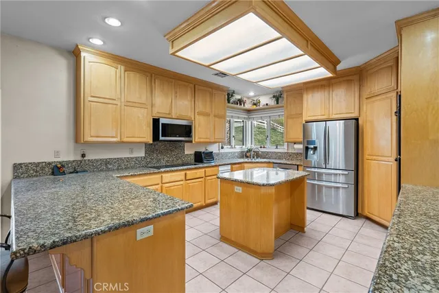 $879,000 | 40647 Shallow Springs Road, Leona Valley, CA 93551