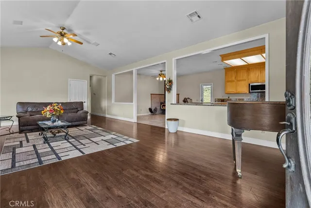 $879,000 | 40647 Shallow Springs Road, Leona Valley, CA 93551