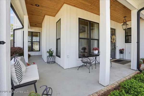 $595,000 | 272 Arbor Trail, Brandon, MS 39047