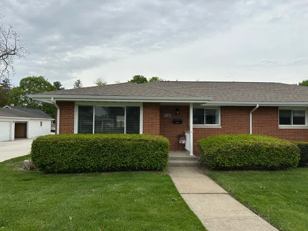 $141,000 | 1329 Oak Street, Unit C2, Niles, MI 49120