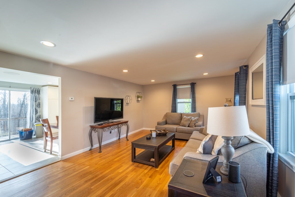 274 Massasoit Road Worcester, MA 01604 - Photo 11 of 28 Gallery Image 11