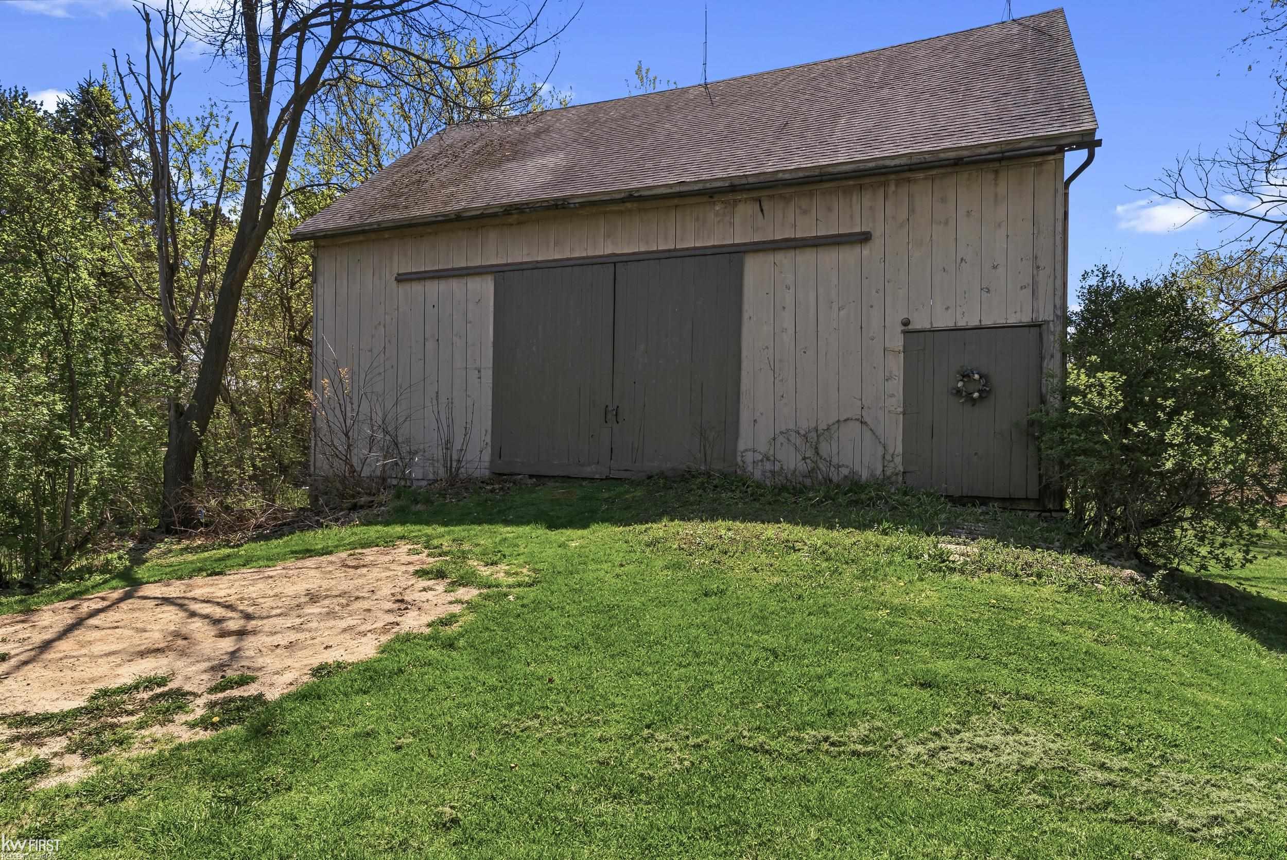 10238 Foley Road Fenton, MI 48430 - Photo 5 of 63