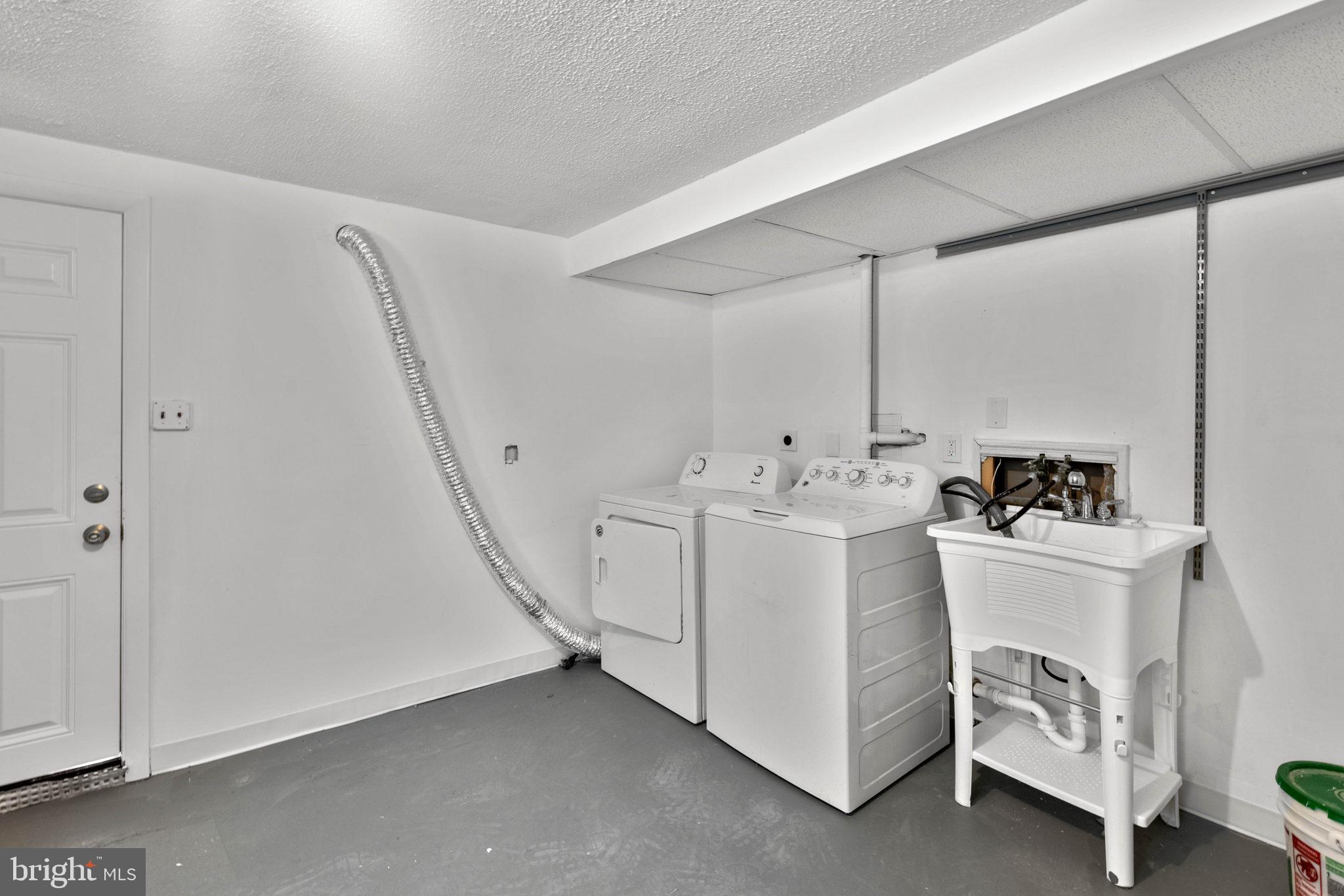 12805 Clarion Road Fort Washington, MD 20744 - Photo 41 of 46 Laundry