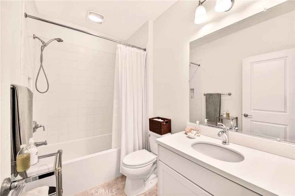 240 Mayfair Irvine, CA 92620 - Photo 27 of 43